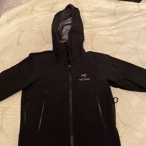 Men’s Medium Arc’teryx SV jacket